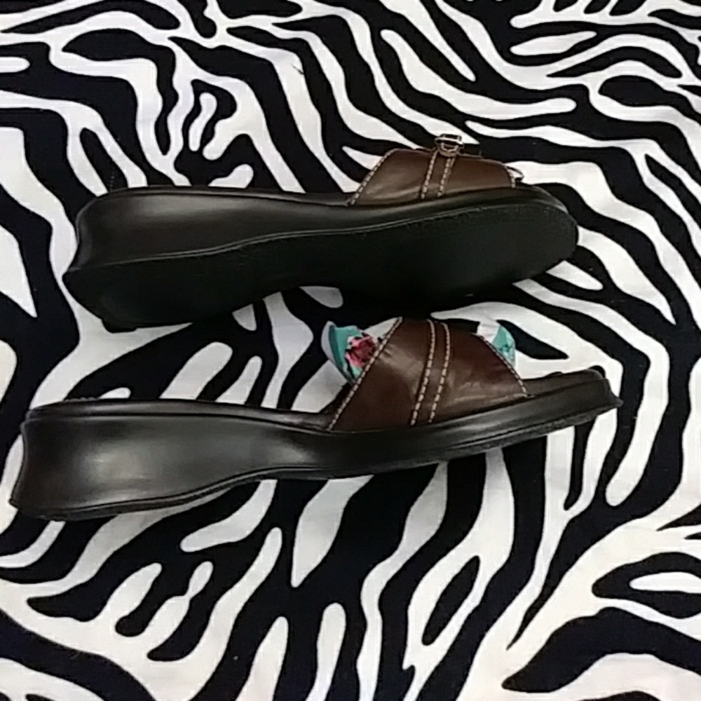 Michelle D Sandals - Picture 3 of 8